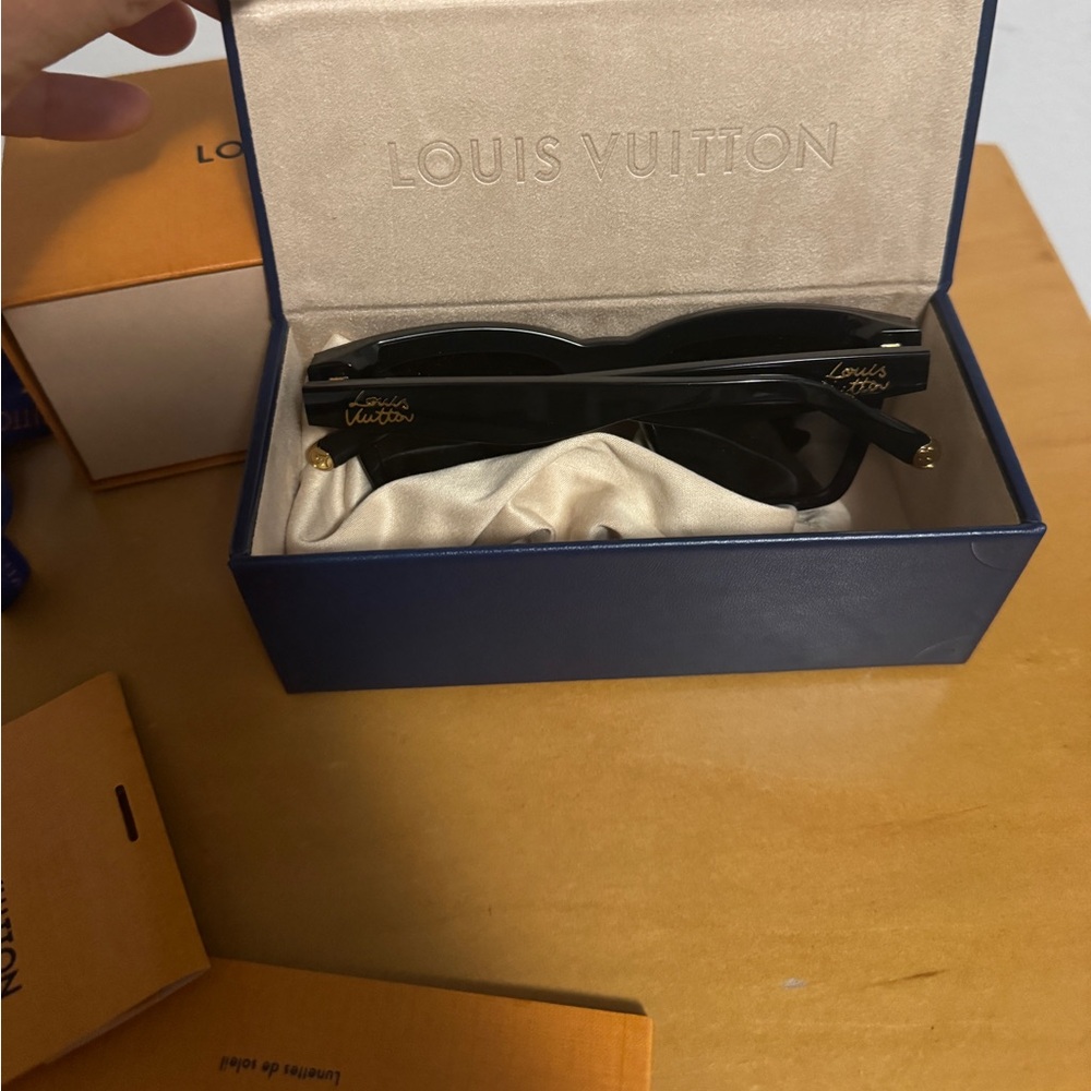 Louis Vuitton script square sunglasses - image 11